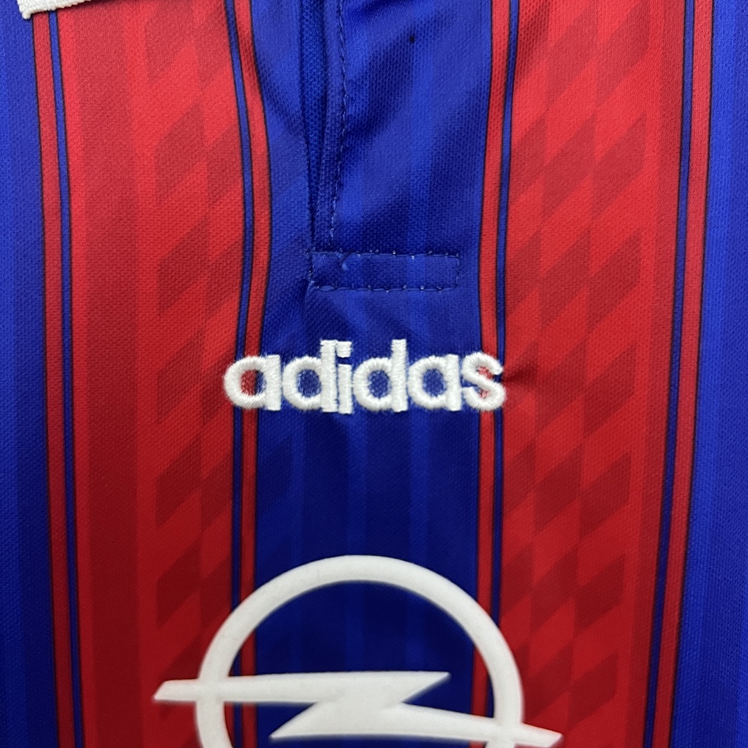 kids Bayern Munich 95/97 Home size: 16-28 8