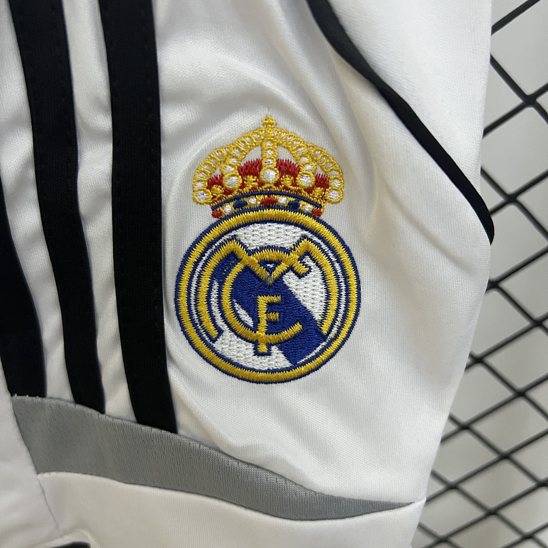 kids Real Madrid 06/07 Home Size: 16-28 4