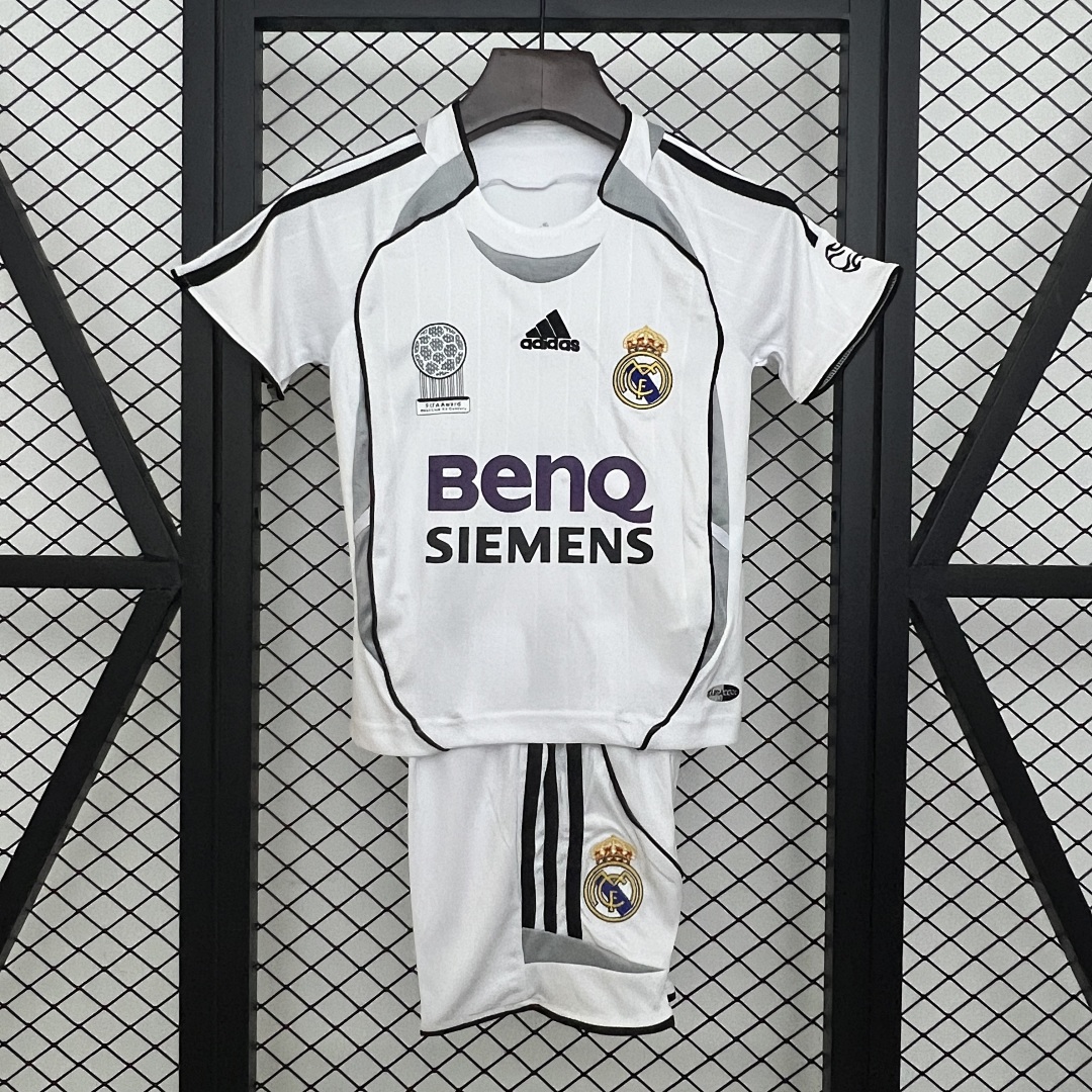 kids Real Madrid 06/07 Home Size: 16-28 10
