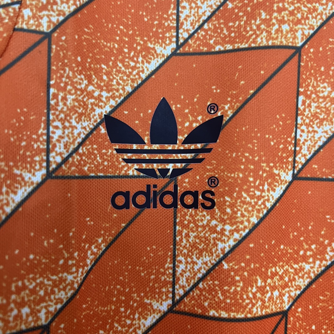 kids Netherlands 1988 home size: 16-28 10