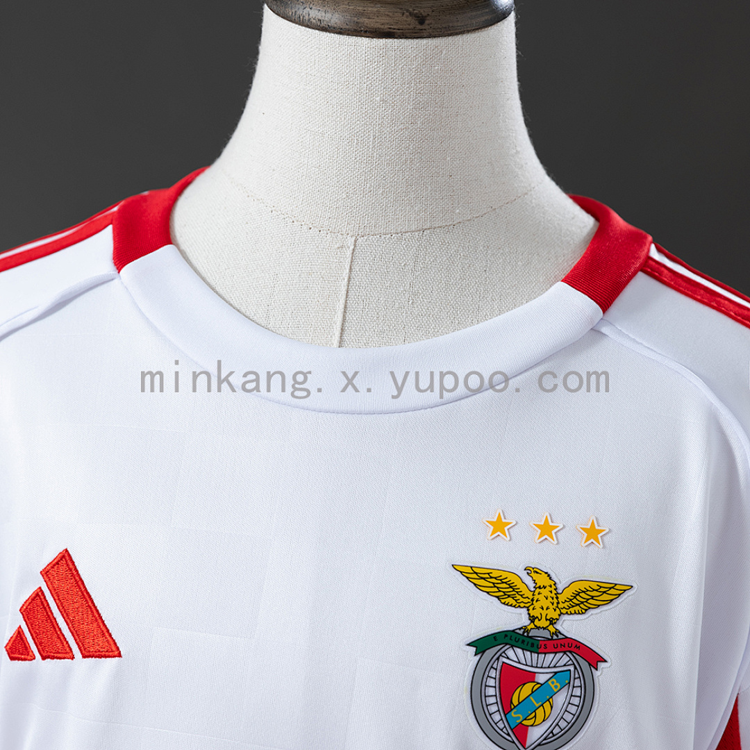 25/26 Kids Benfica Third away game Size: 16-28 6