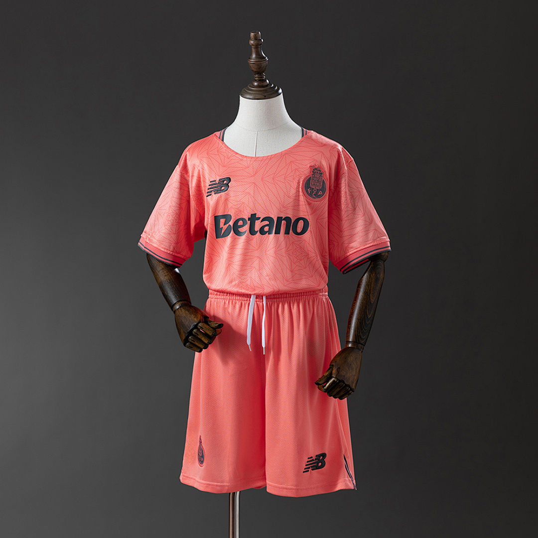 25/26 Kids Porto Away Size: 16-28 12