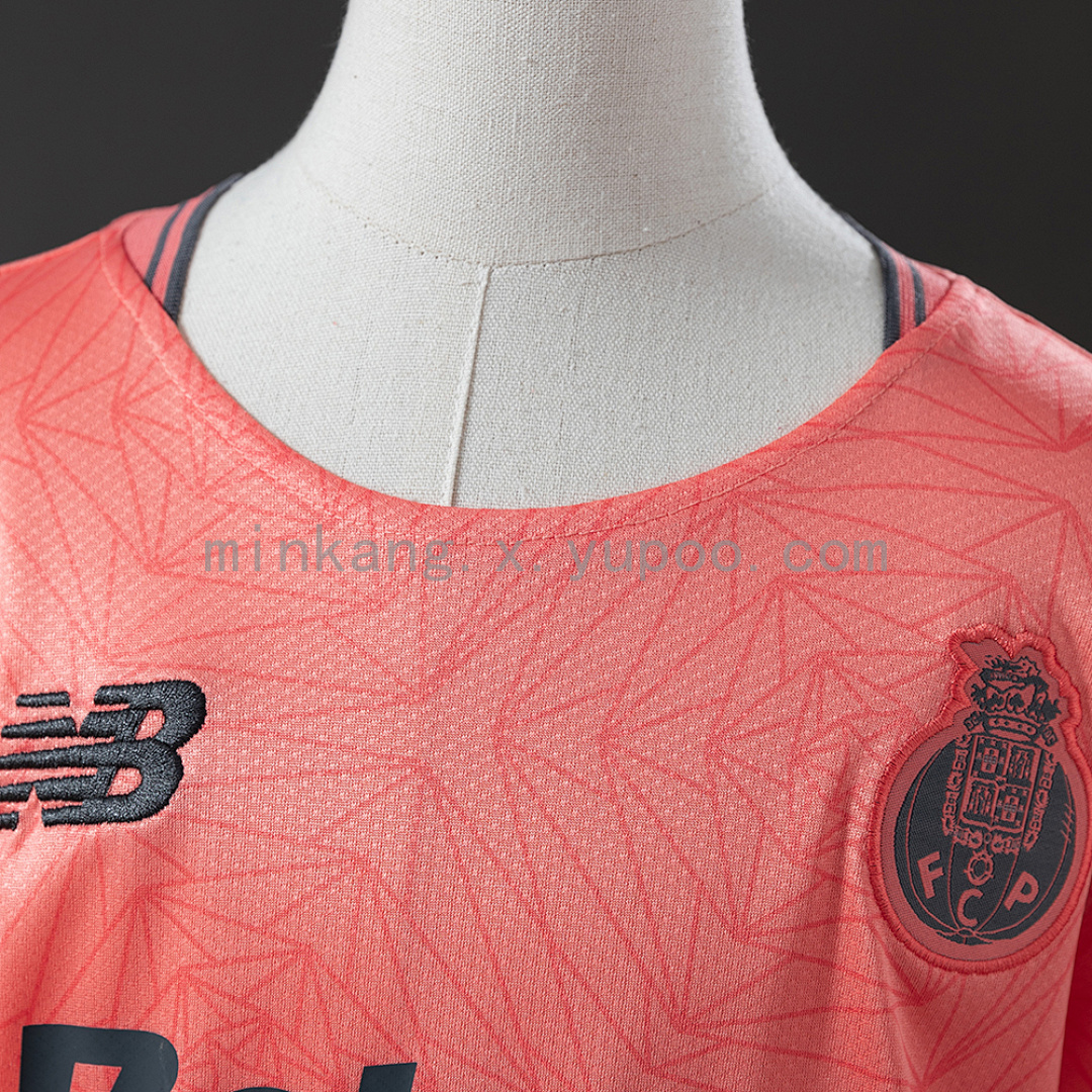 25/26 Kids Porto Away Size: 16-28 8