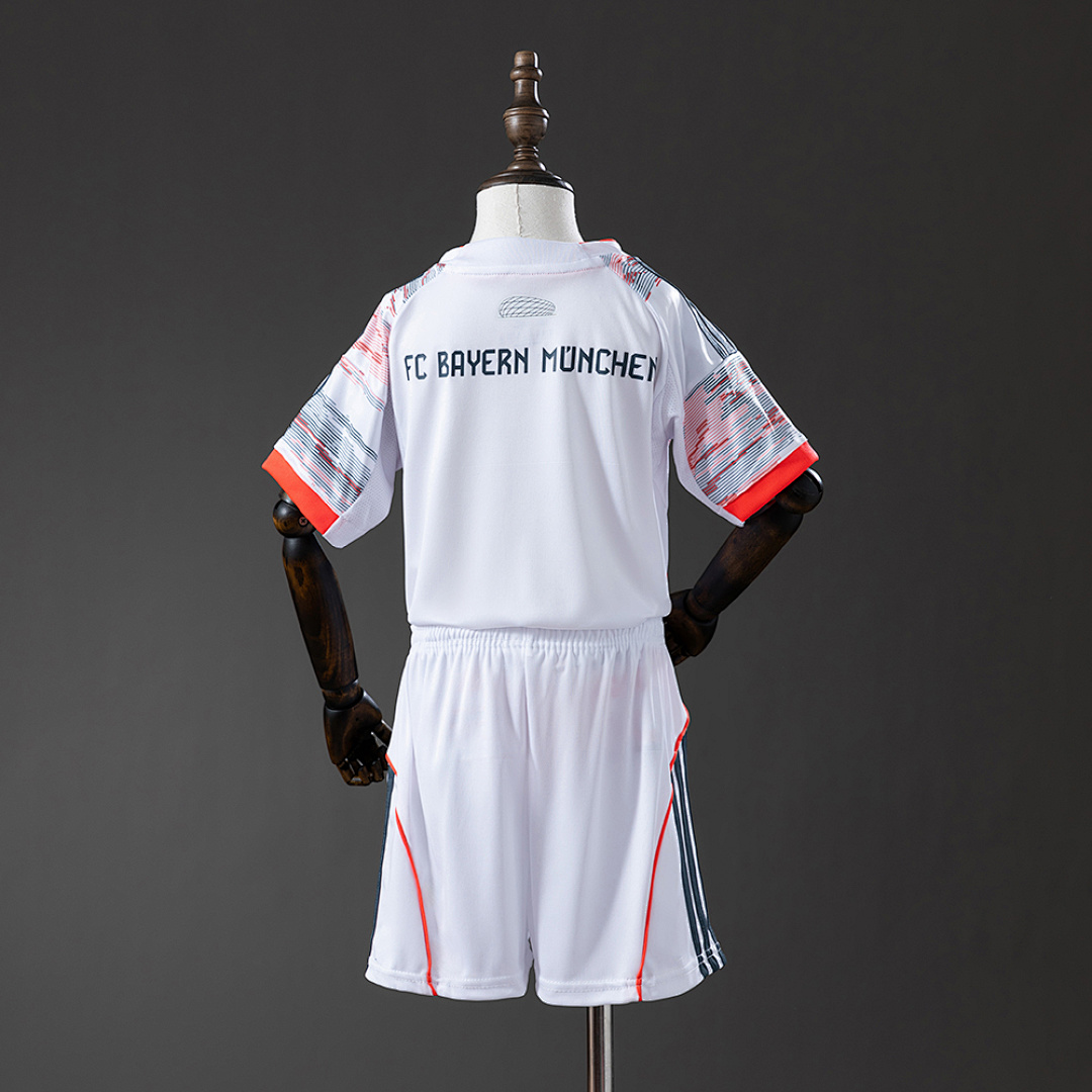 25/26 kids Bayern Munich Away size: 16-28 3