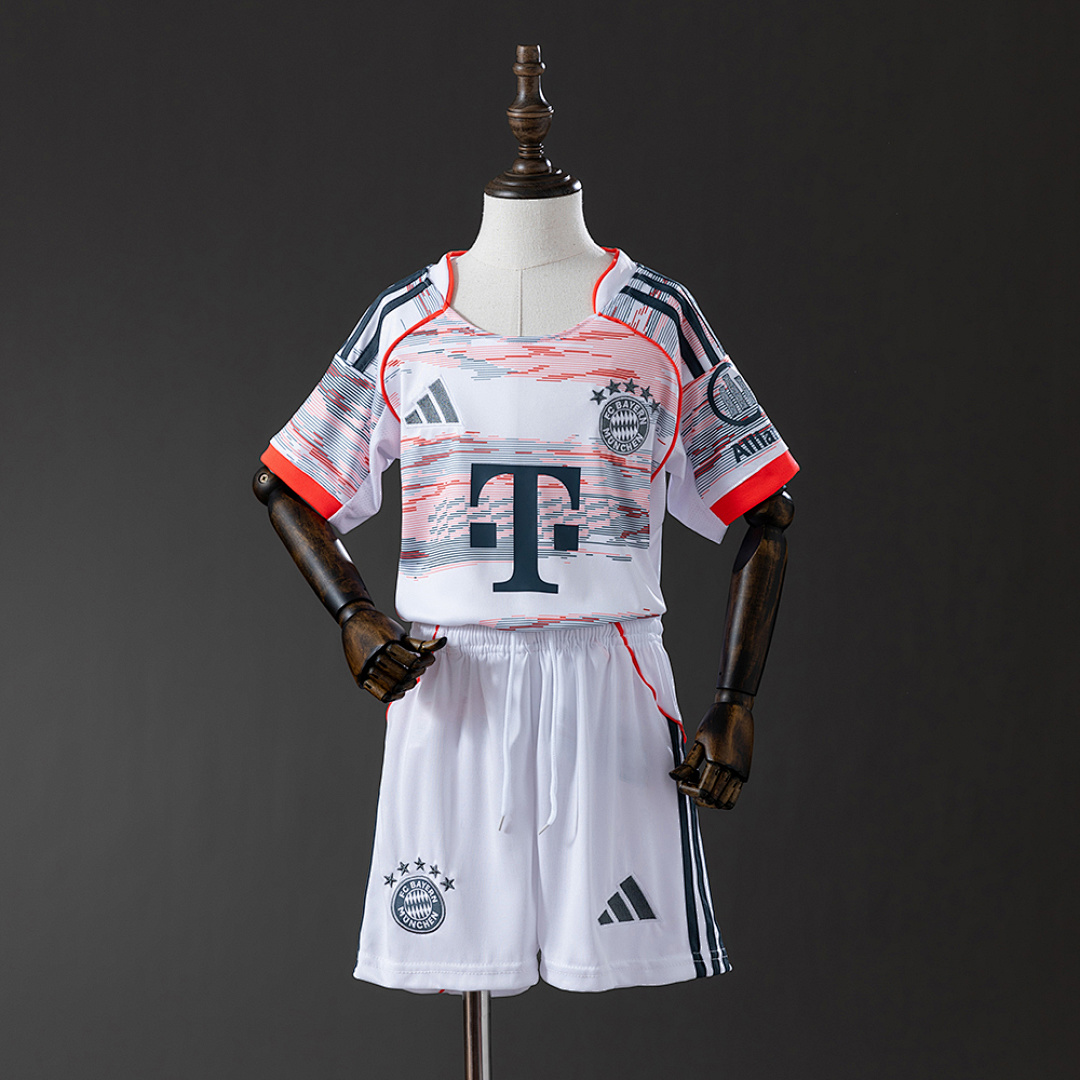 25/26 kids Bayern Munich Away size: 16-28 2