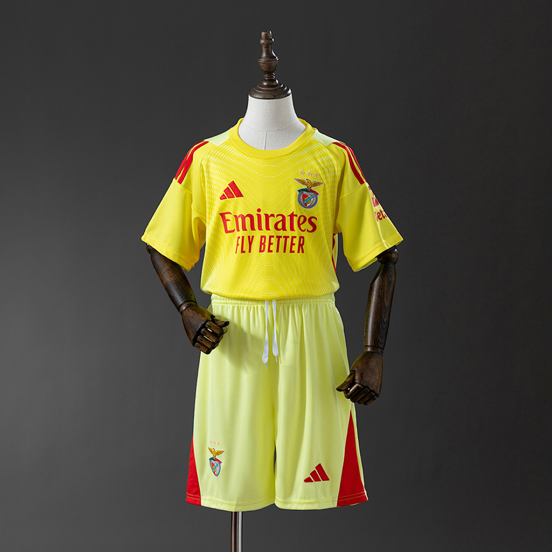 25/26 Kids Benfica goalkeeper Size: 16-28 2