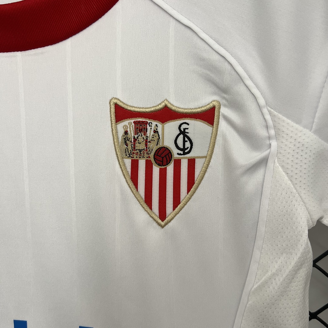 25/26 Kids Sevilla Home Size: 16-28 3