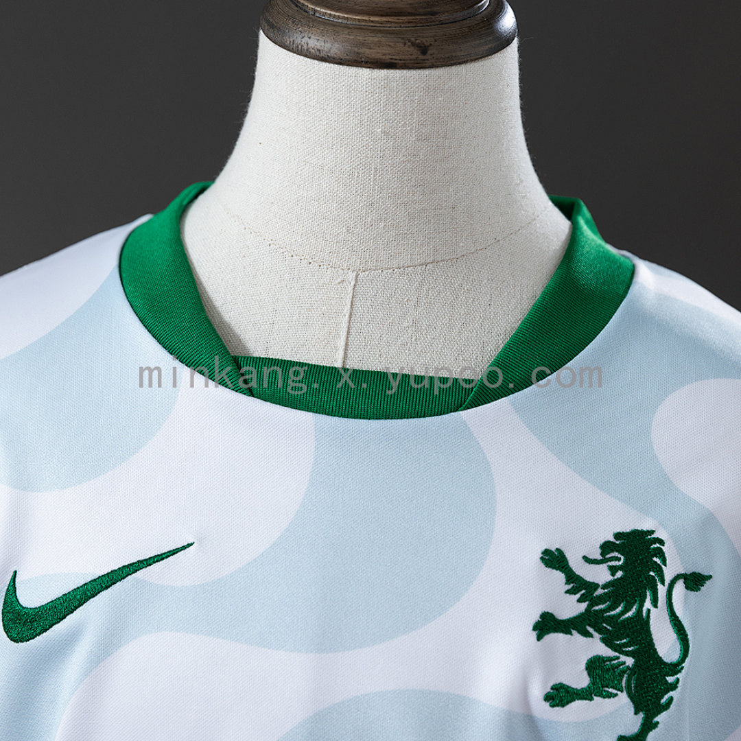 25/26 Kids Sporting Lisbon Third Away Size: 16-28 5