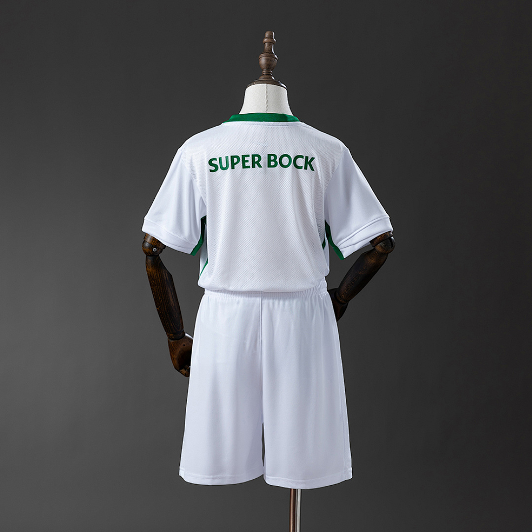 25/26 Kids Sporting Lisbon Third Away Size: 16-28 3