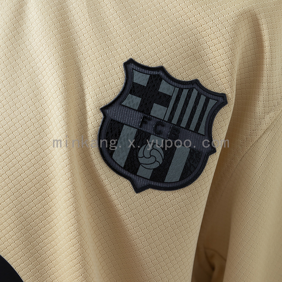 25/26 Kids Barcelona Away Size: 16-28 6