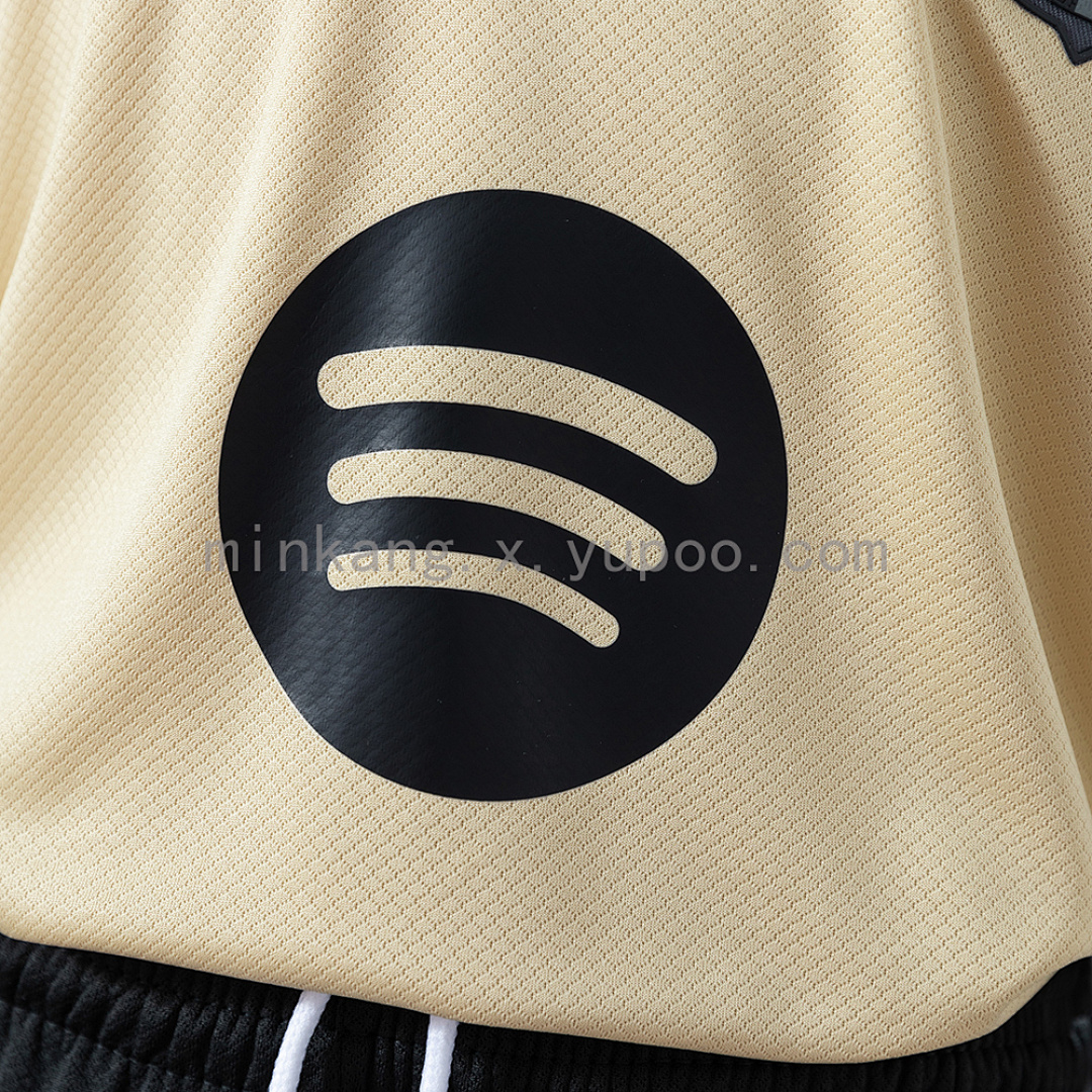 25/26 Kids Barcelona Away Size: 16-28 7