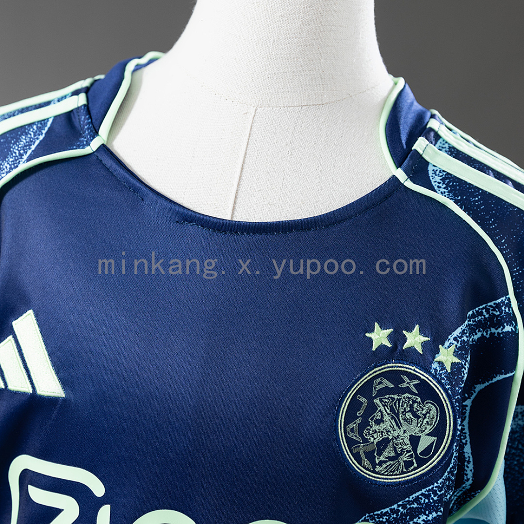 25/26 Kids Ajax away Size: 16-28 8