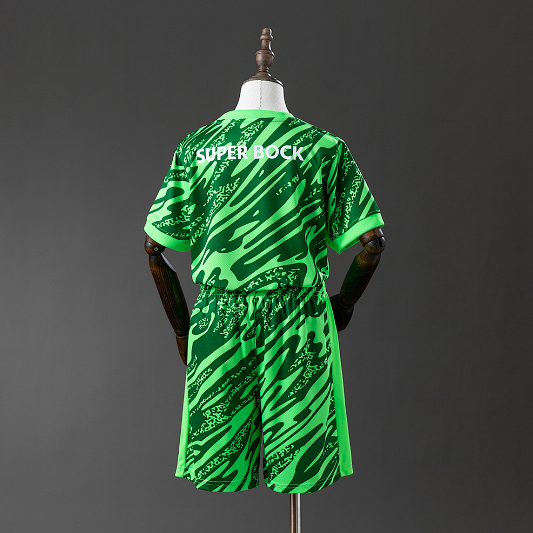 25/26 Sporting Lisbon Goalkeeper Green Size: 16-28 10