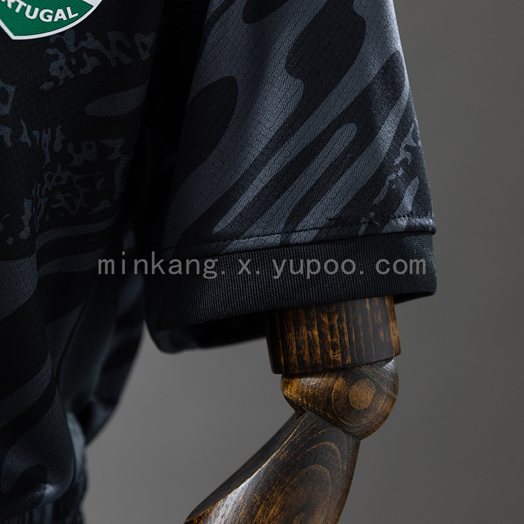 25/26 Sporting Lisbon Goalkeeper Black Size: 16-28 4