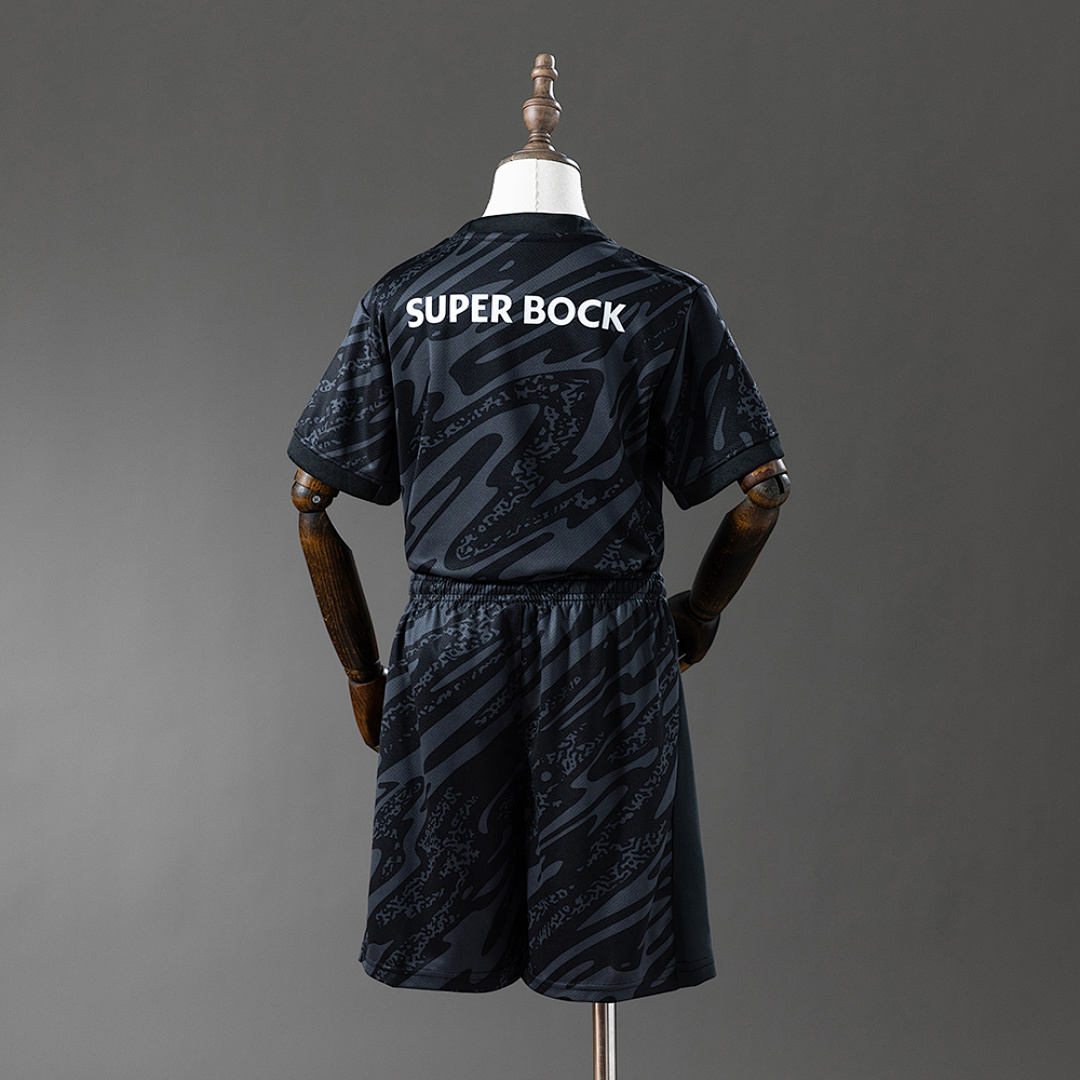 25/26 Sporting Lisbon Goalkeeper Black Size: 16-28 10