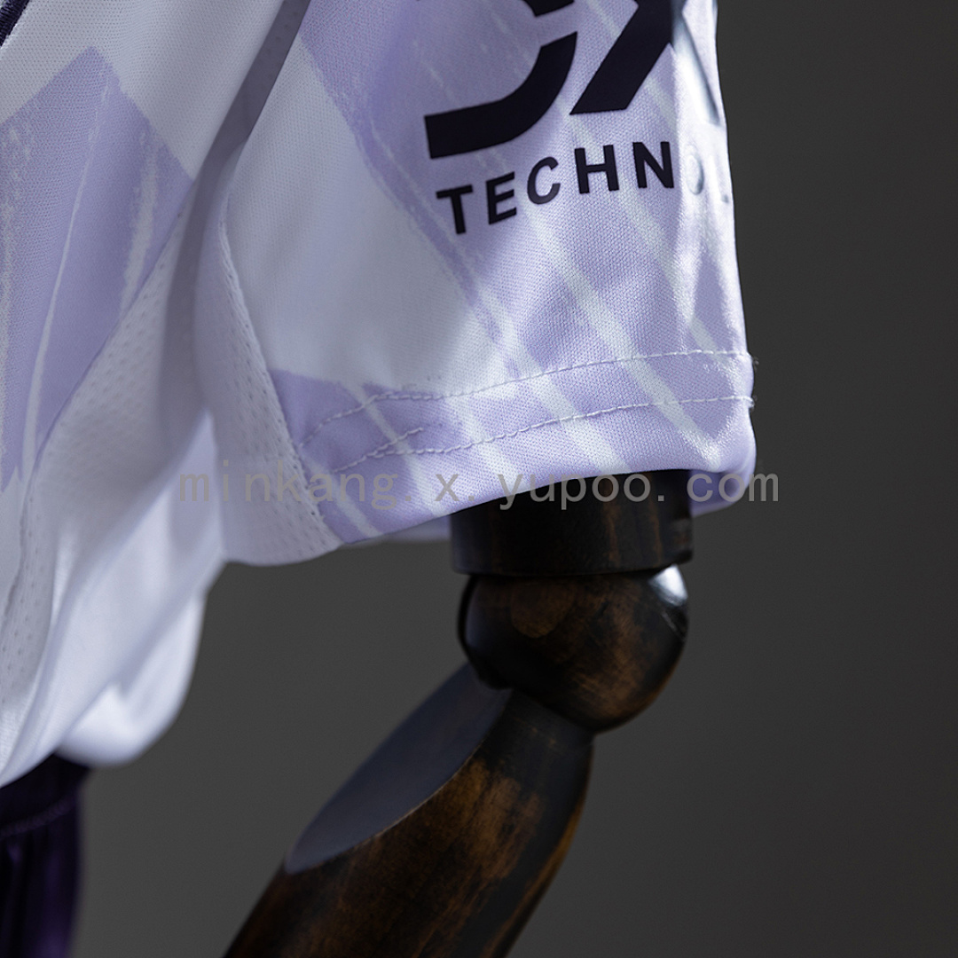 25/26 Kids M-U Away Size: 16-28 4