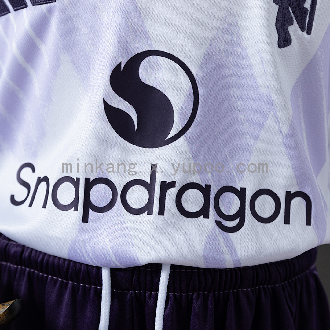 25/26 Kids M-U Away Size: 16-28 7