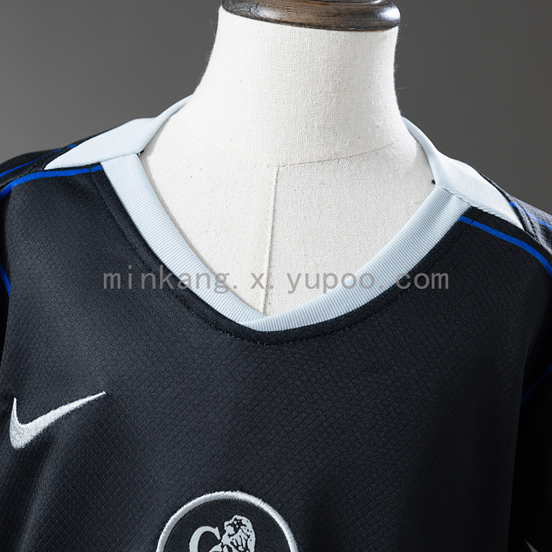 Chelsea 25/26 Third Away Kids Size: 16-28 7