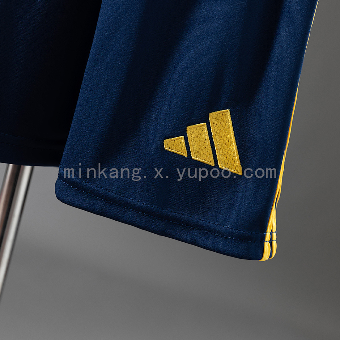 Boca Juniors 25/26 Home Kids Size: 16-28 2
