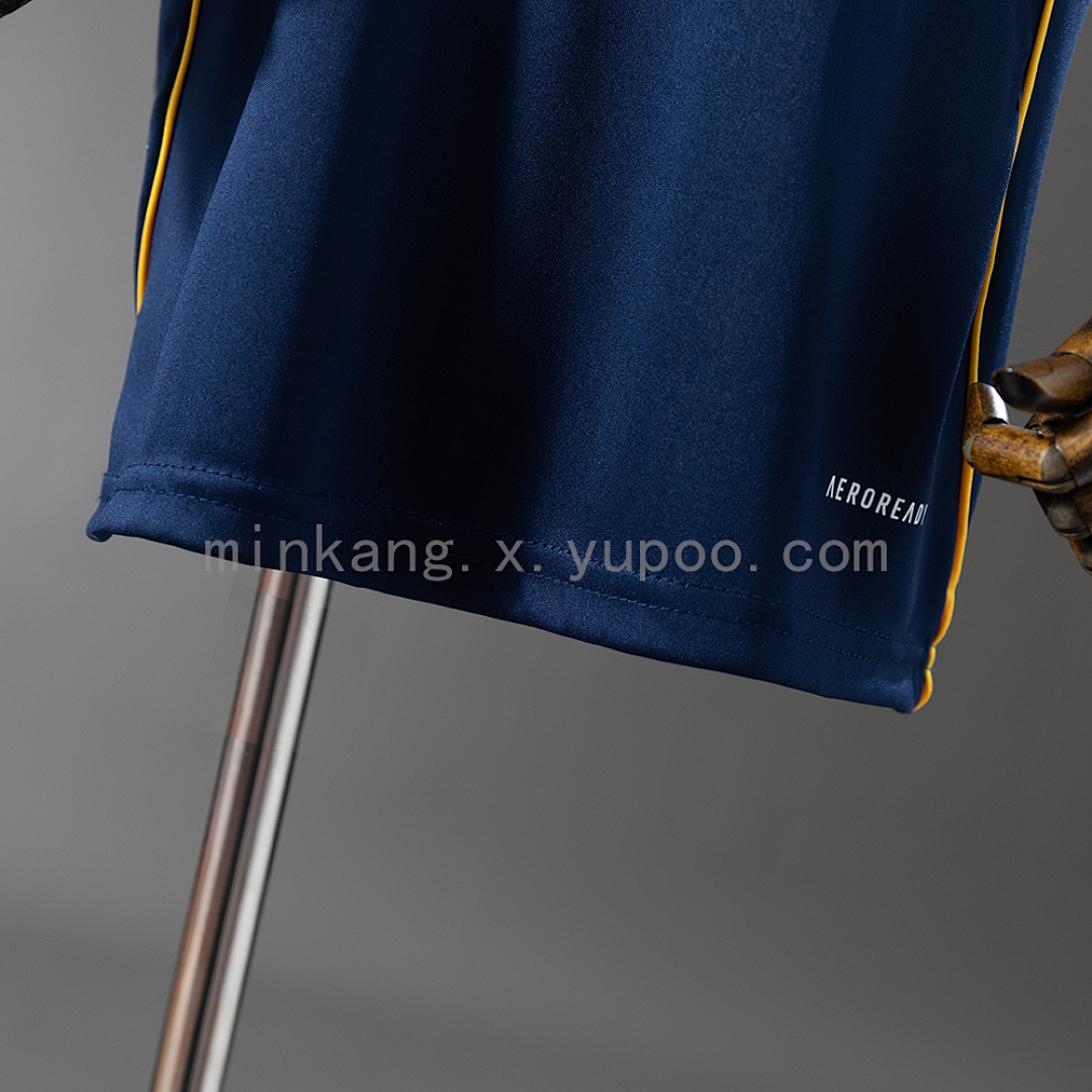 Boca Juniors 25/26 Home Kids Size: 16-28 10
