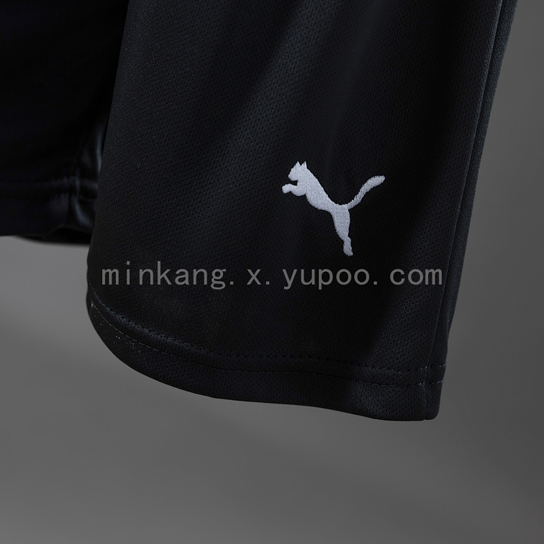 Valencia 25/26 Home Kids Size: 16-28 2