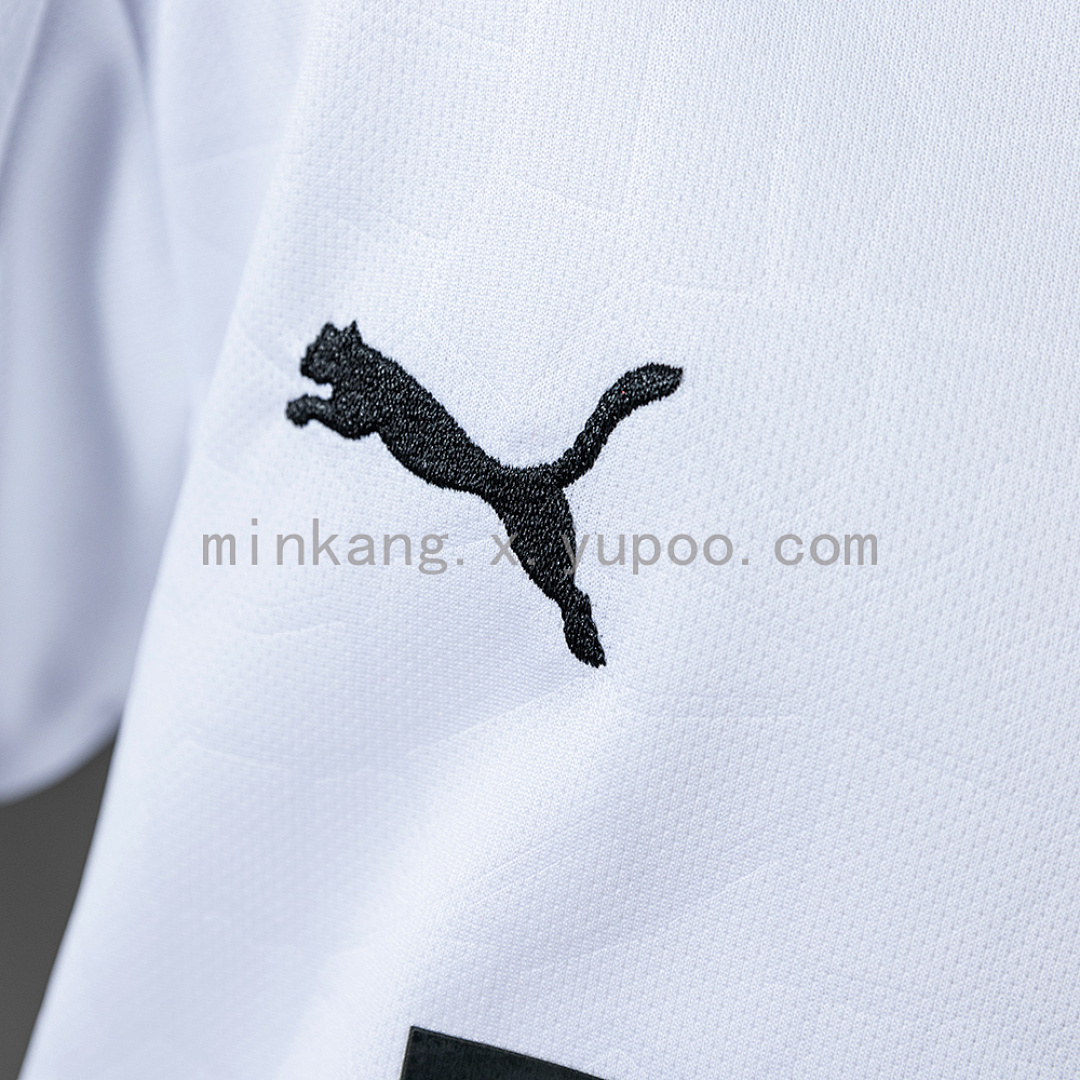 Valencia 25/26 Home Kids Size: 16-28 5