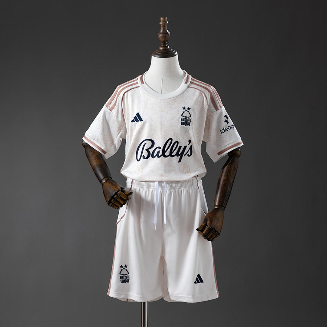 Nottingham Forest 25/26 Away Kids Jersey Size: 16-28 2
