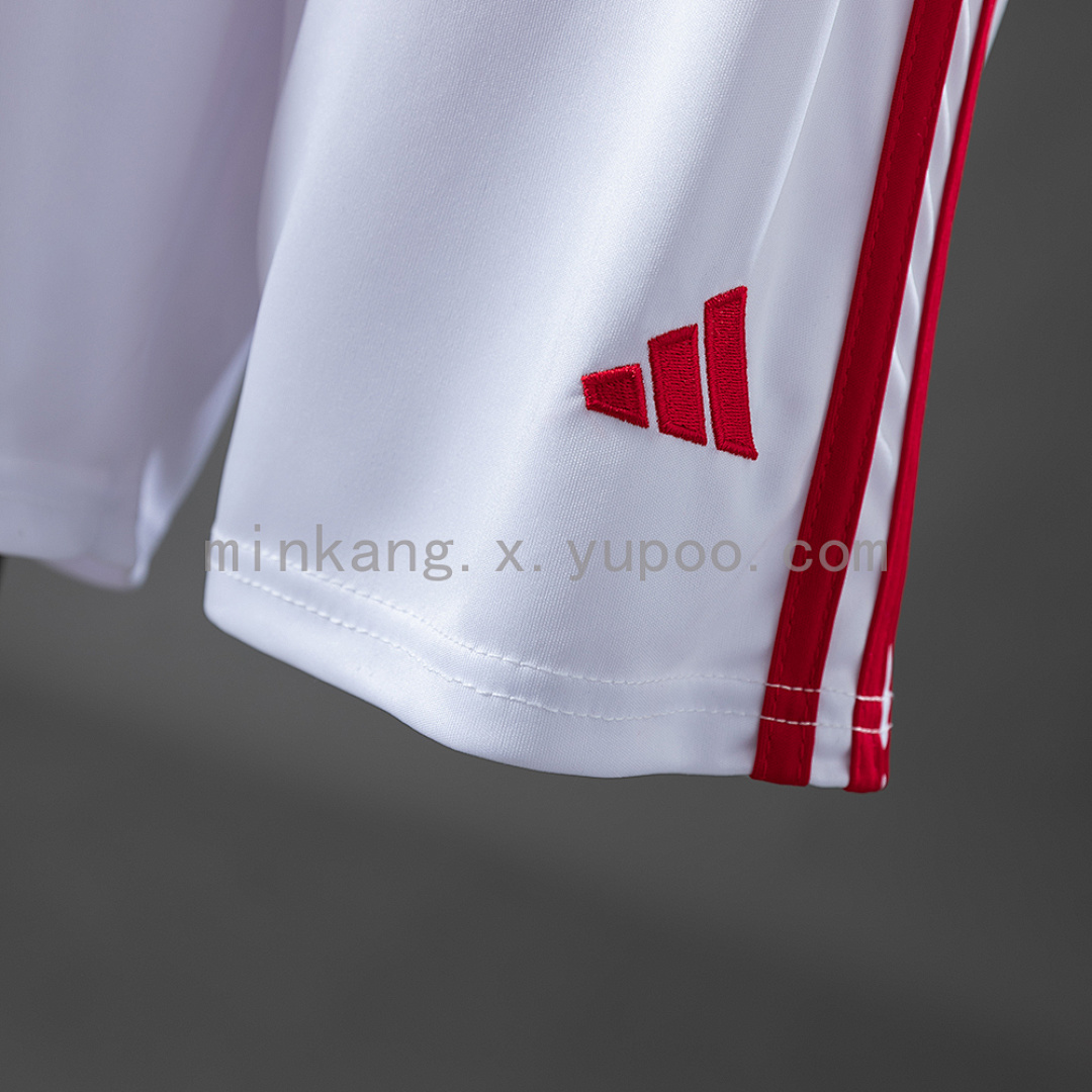 Nottingham Forest 25/26 Home Kids Jersey Size: 16-28 3