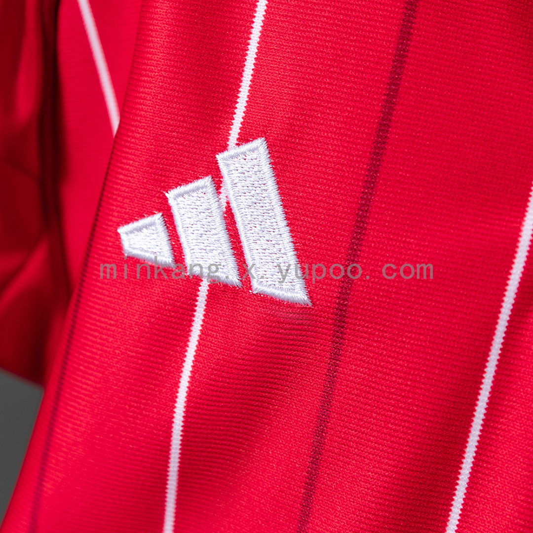 Nottingham Forest 25/26 Home Kids Jersey Size: 16-28 6