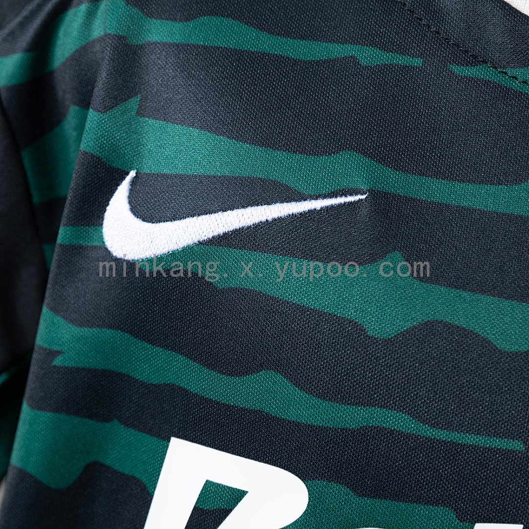 Sporting CP 25/26 Christmas Special Edition Kids Kit Jersey SIZE 16-28 7