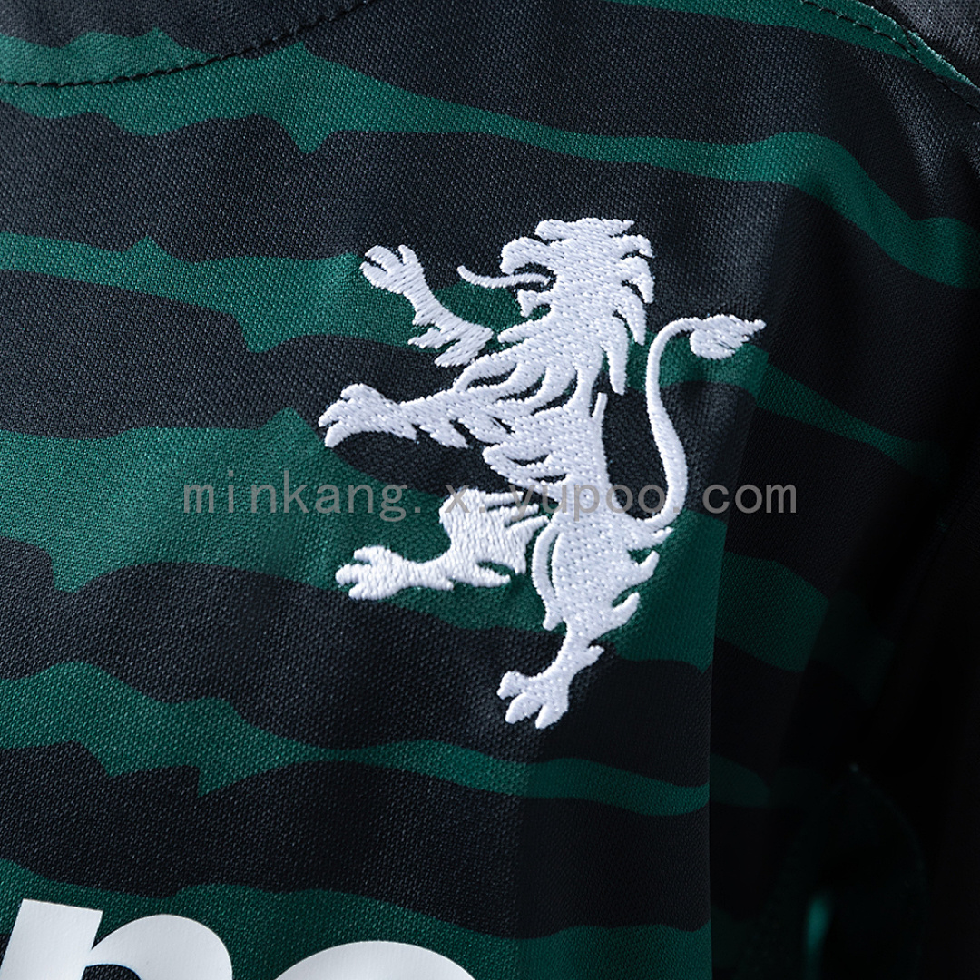 Sporting CP 25/26 Christmas Special Edition Kids Kit Jersey SIZE 16-28 8
