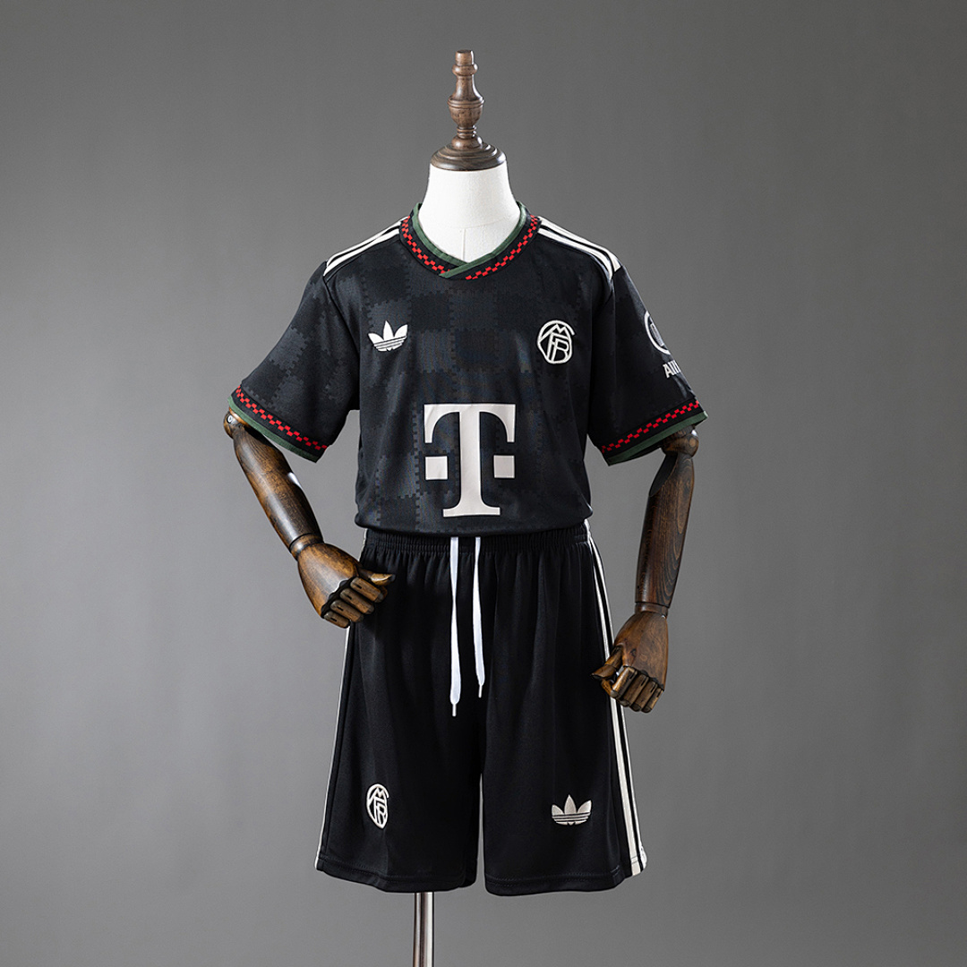 Bayern Munich 25/26 Thids Away Kids kit Jersey SIZE 16-28 2