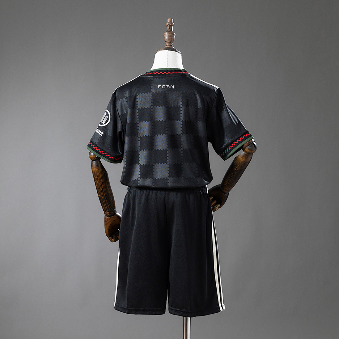 Bayern Munich 25/26 Thids Away Kids kit Jersey SIZE 16-28 3