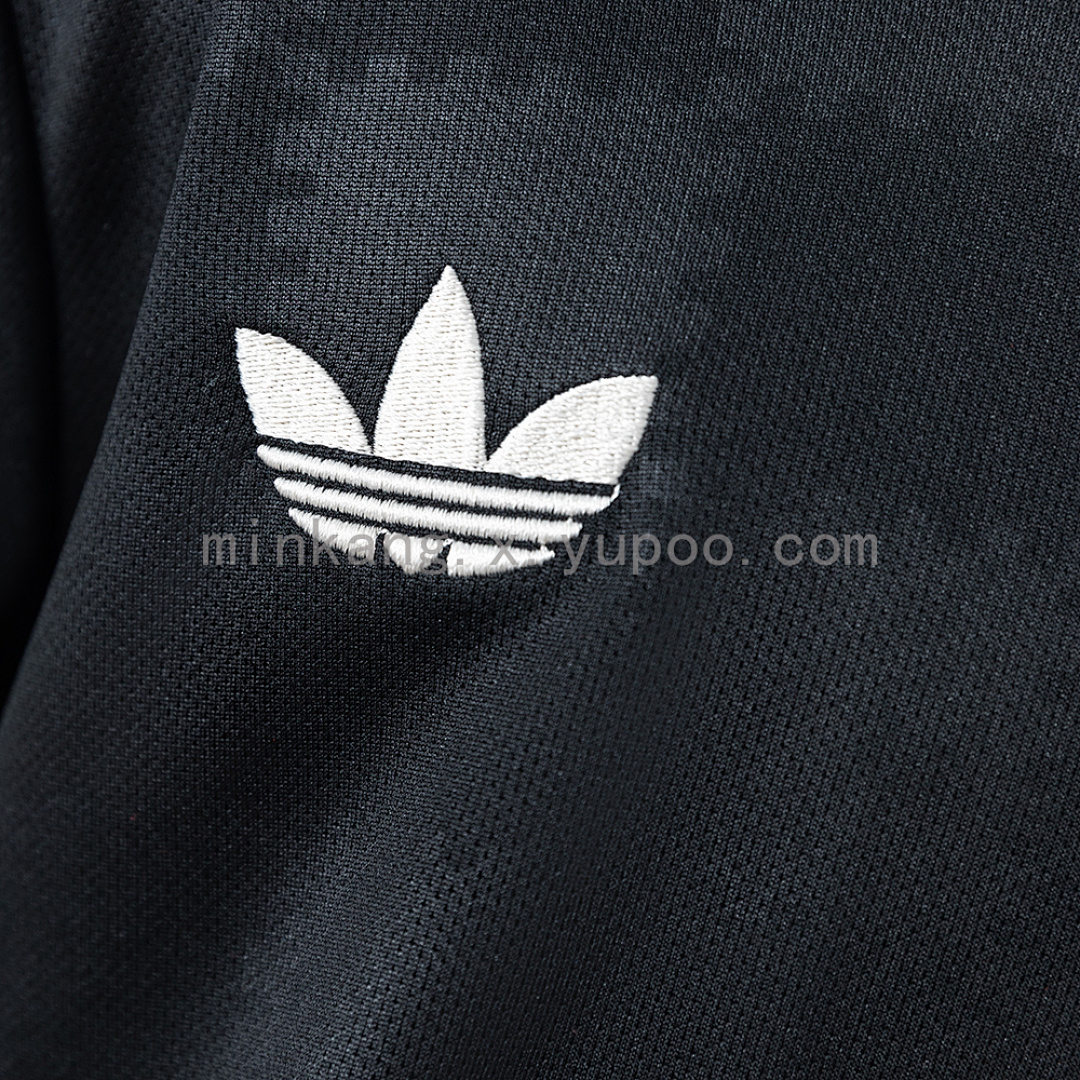 Bayern Munich 25/26 Thids Away Kids kit Jersey SIZE 16-28 7
