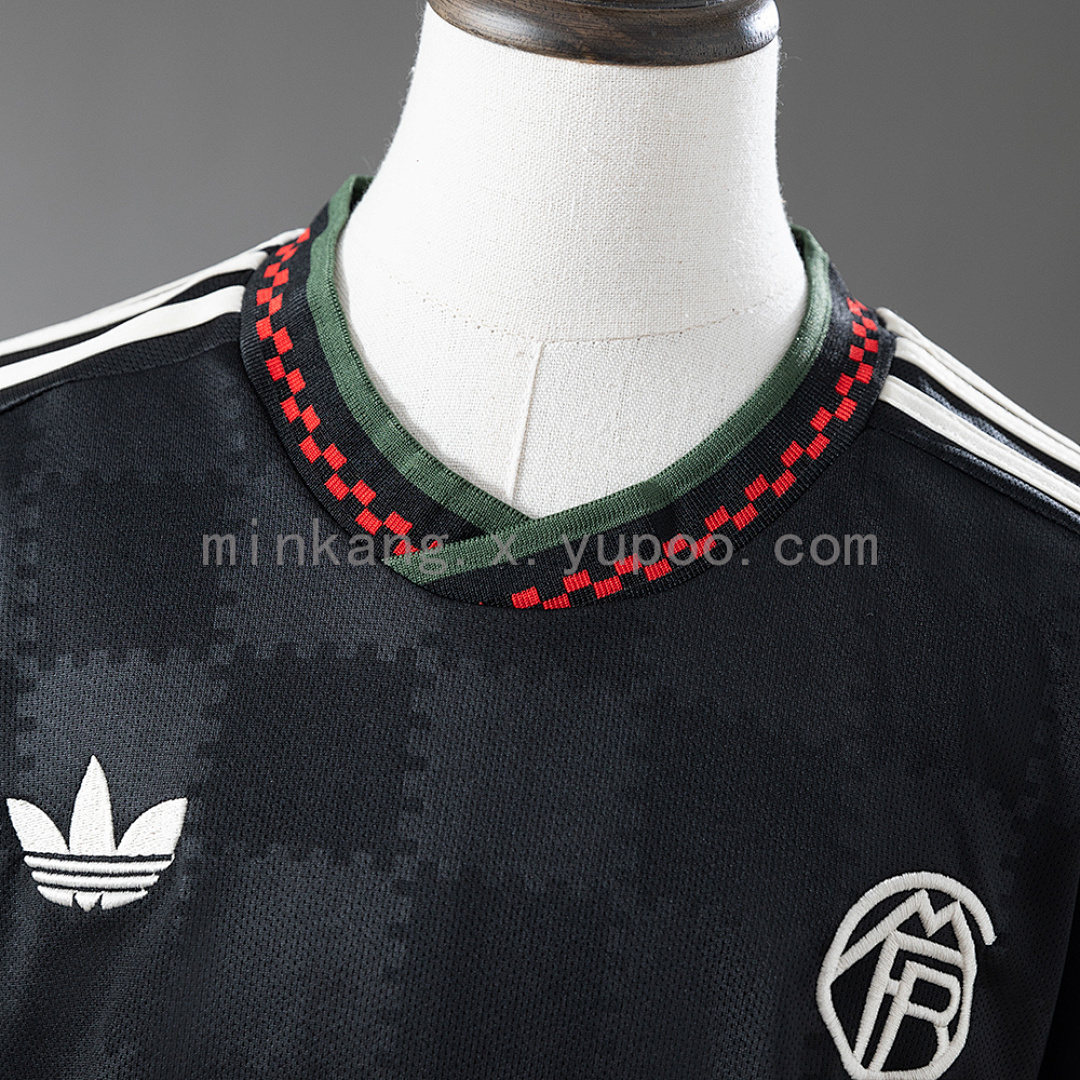 Bayern Munich 25/26 Thids Away Kids kit Jersey SIZE 16-28 10