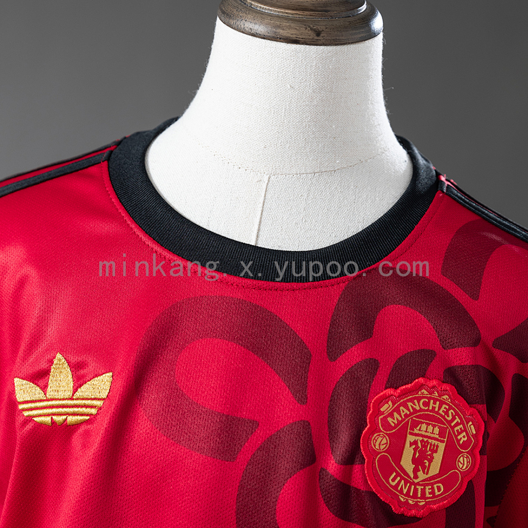 M-U 25/26 Cultural Story - Red Kids Kit Jersey SIZE 16-28 9