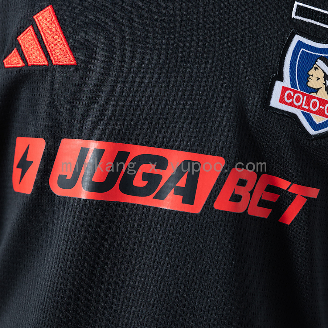 Colo Colo 26/27 Away Kids Kit Size 16-28 9