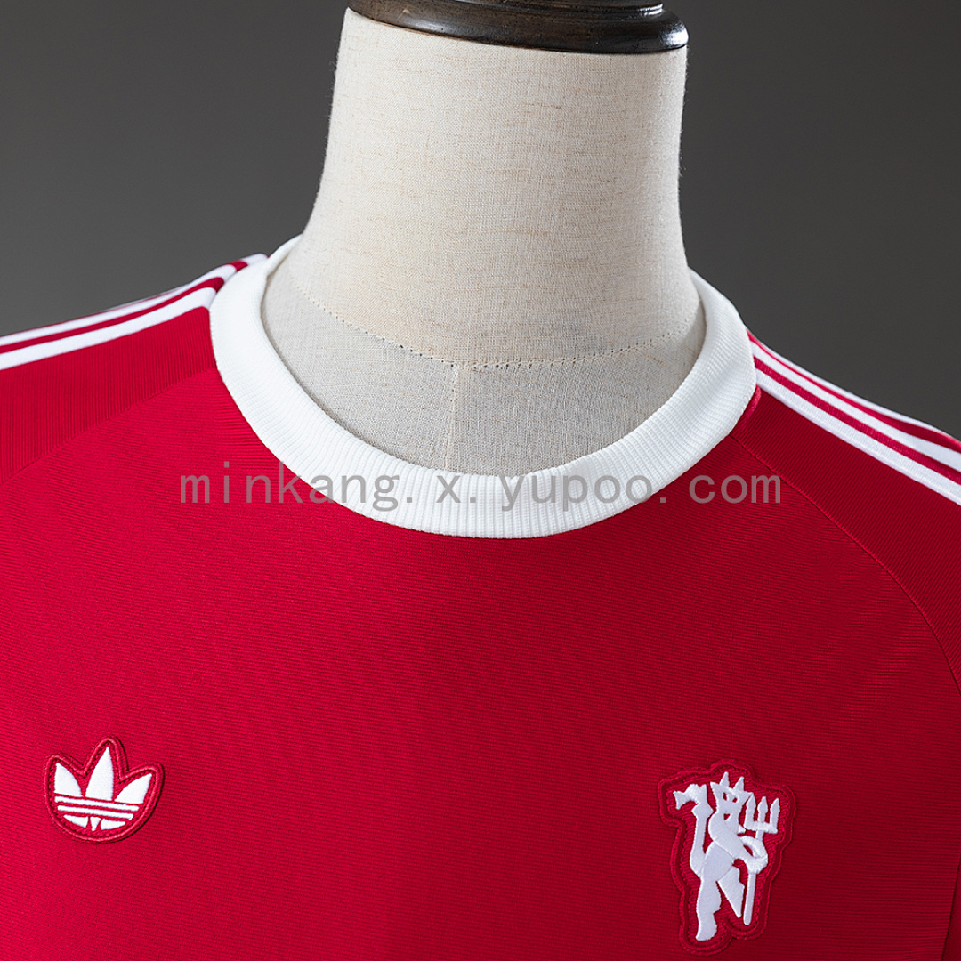 M-U Terrace Icons T-Shirt Red S-XXL 7
