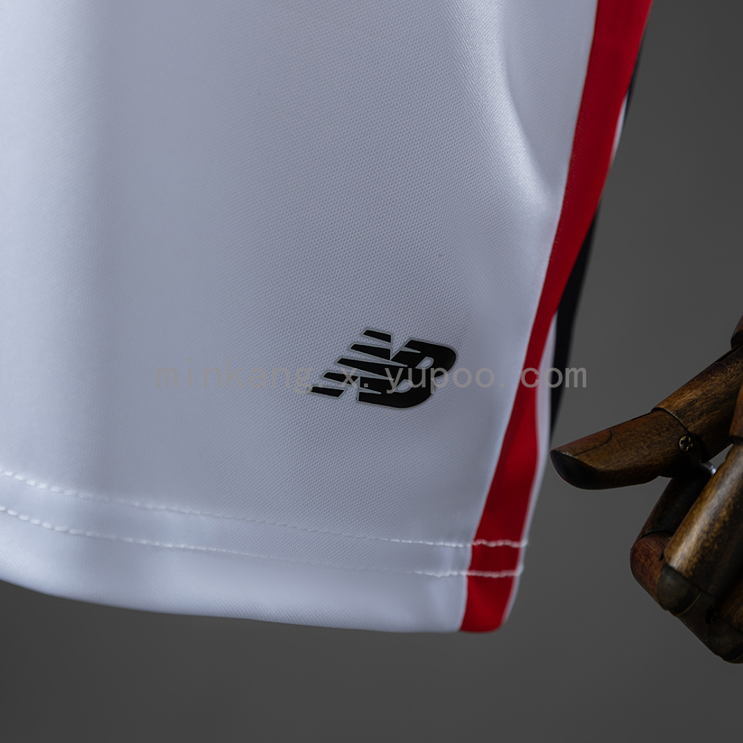 São Paulo 26/27 Home Kids Kit Jersey Size 16-28 13