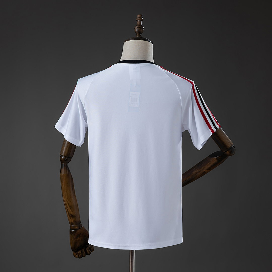 M-U Terrace Icons T-Shirt White S-XXL 2