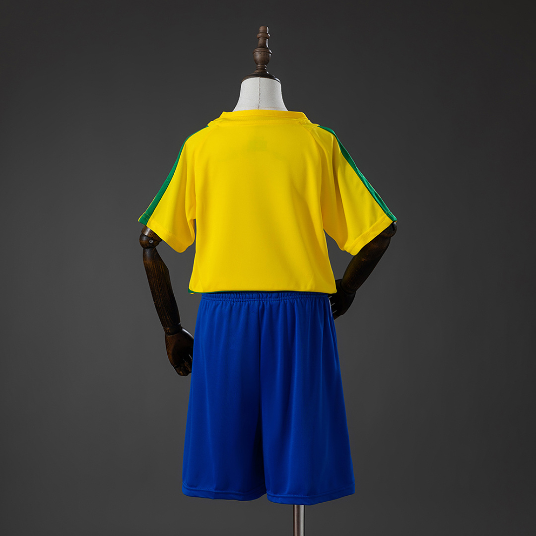 Brazil 2002 Home Retro Kids Kit Jersey SIZE 16-28 2