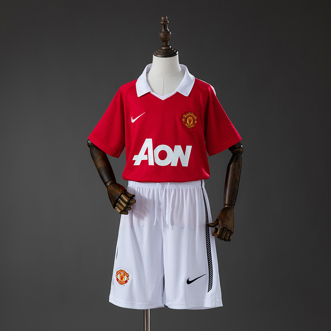 M-U 10/11 Home Retro Kids Kit Jersey SIZE 16-28 3