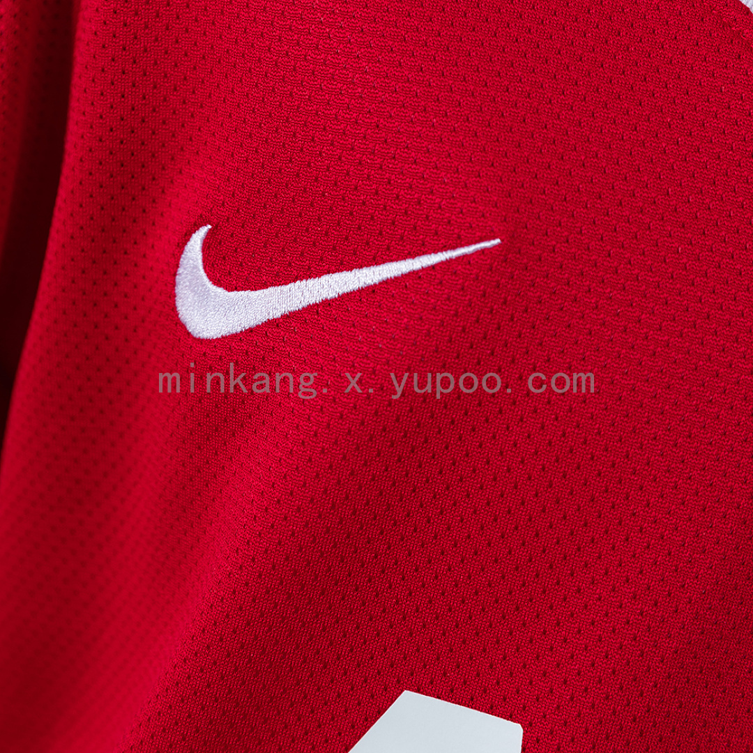 M-U 10/11 Home Retro Kids Kit Jersey SIZE 16-28 7