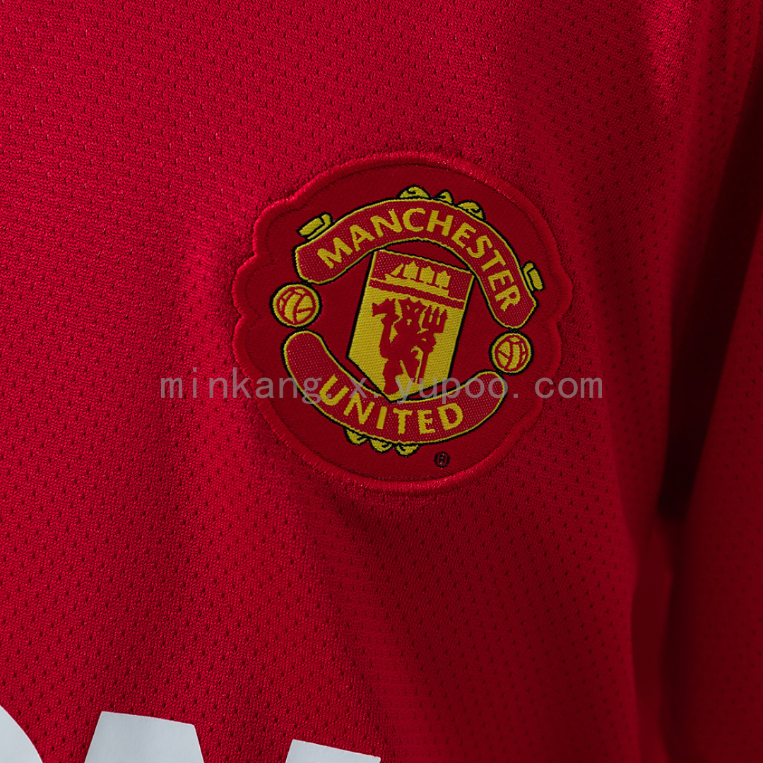 M-U 10/11 Home Retro Kids Kit Jersey SIZE 16-28 8