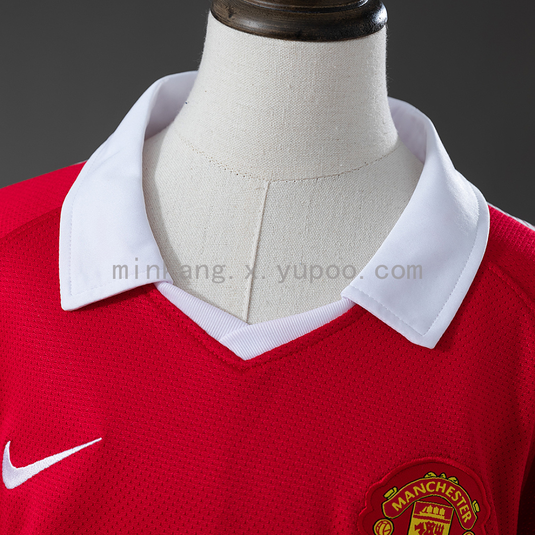 M-U 10/11 Home Retro Kids Kit Jersey SIZE 16-28 10