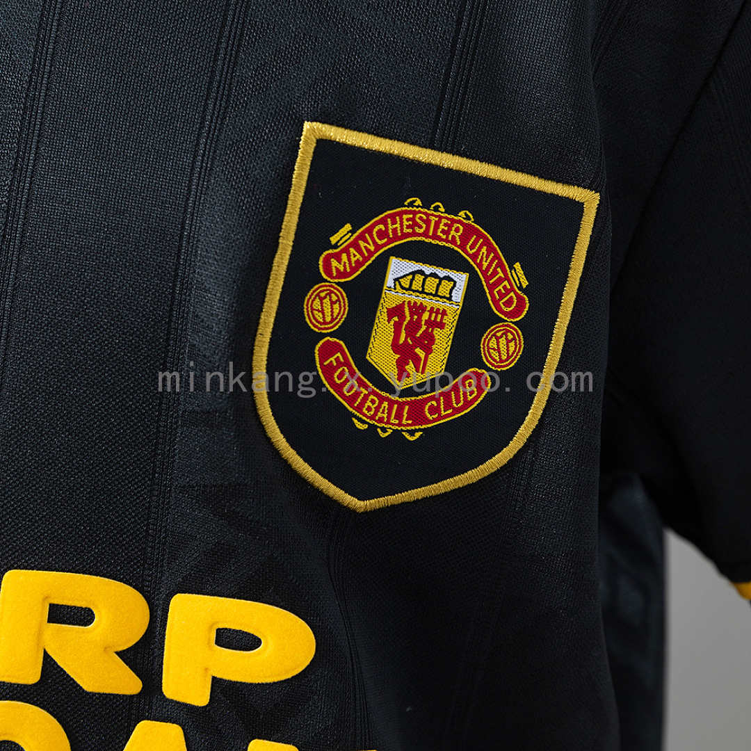 M-U 93/94 Away Retro Kids Kit Jersey Size 16-28 8