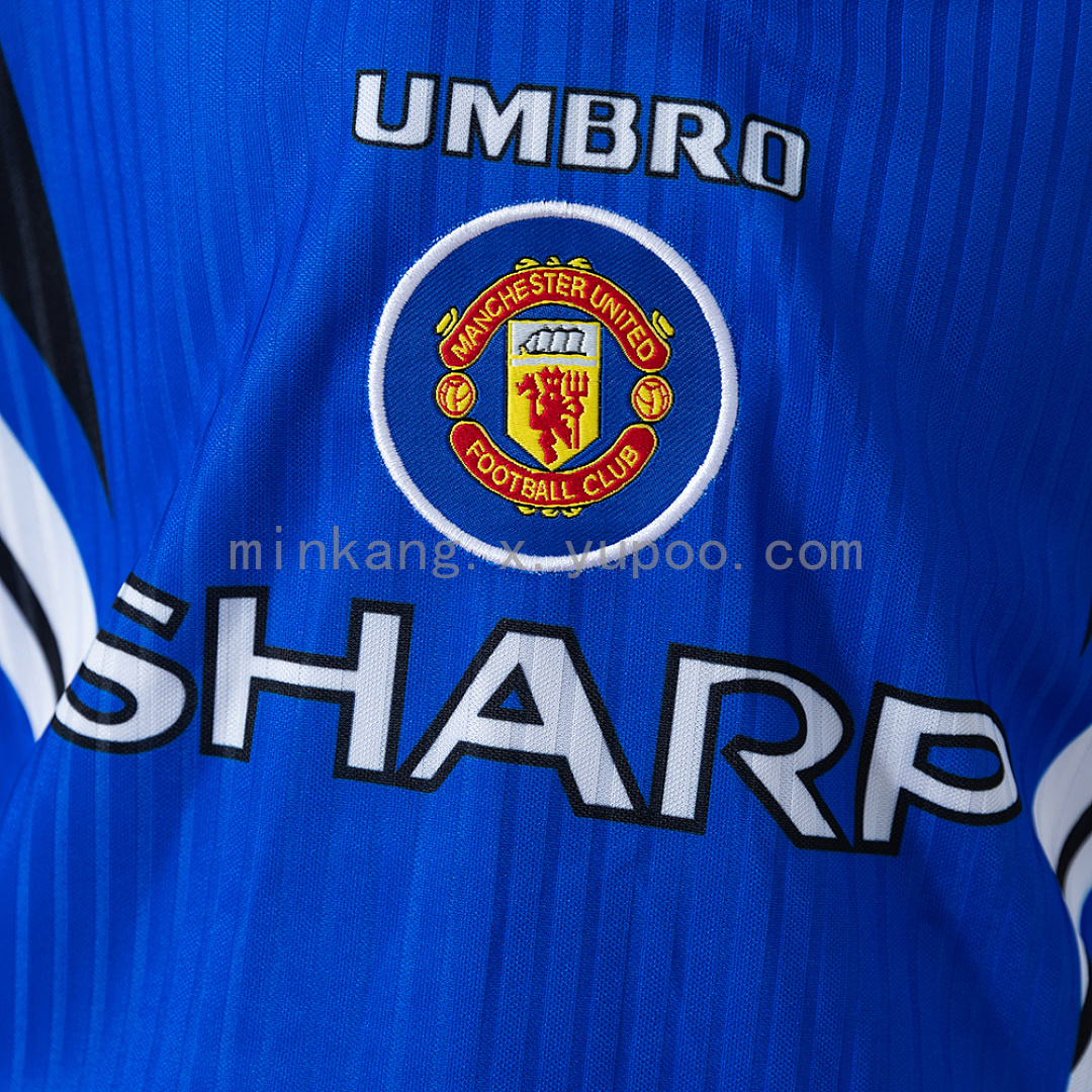 M-U 96/98 Third Away Retro Kids Kit Jersey SIZE 16-28 8