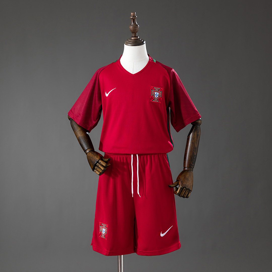 Portugal 16/17 Home Retro Kids Kit Jersey Size 16-28 3