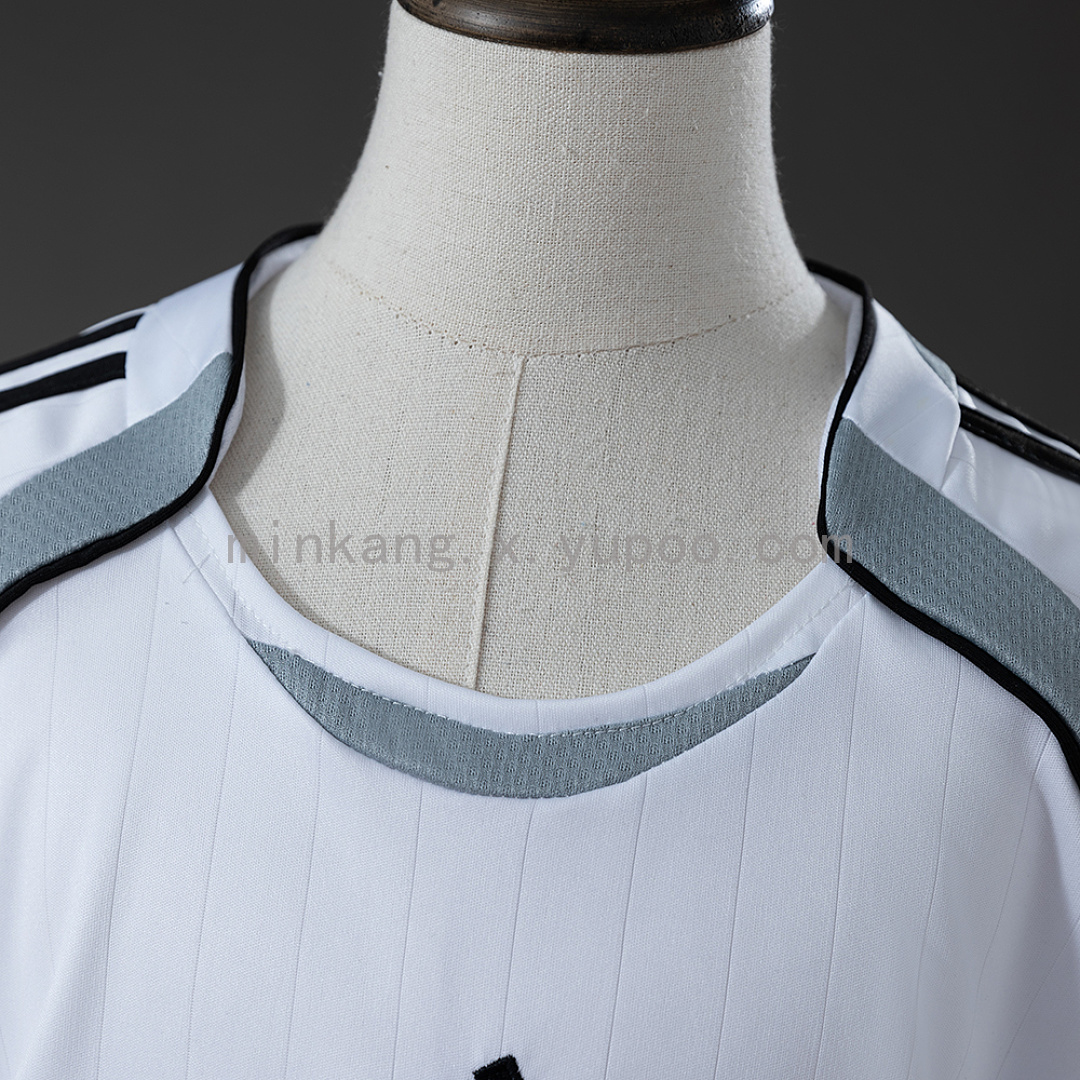 Real Madrid 06/07 Home Retro Kids Kit Jersey SIZE 16-28 11