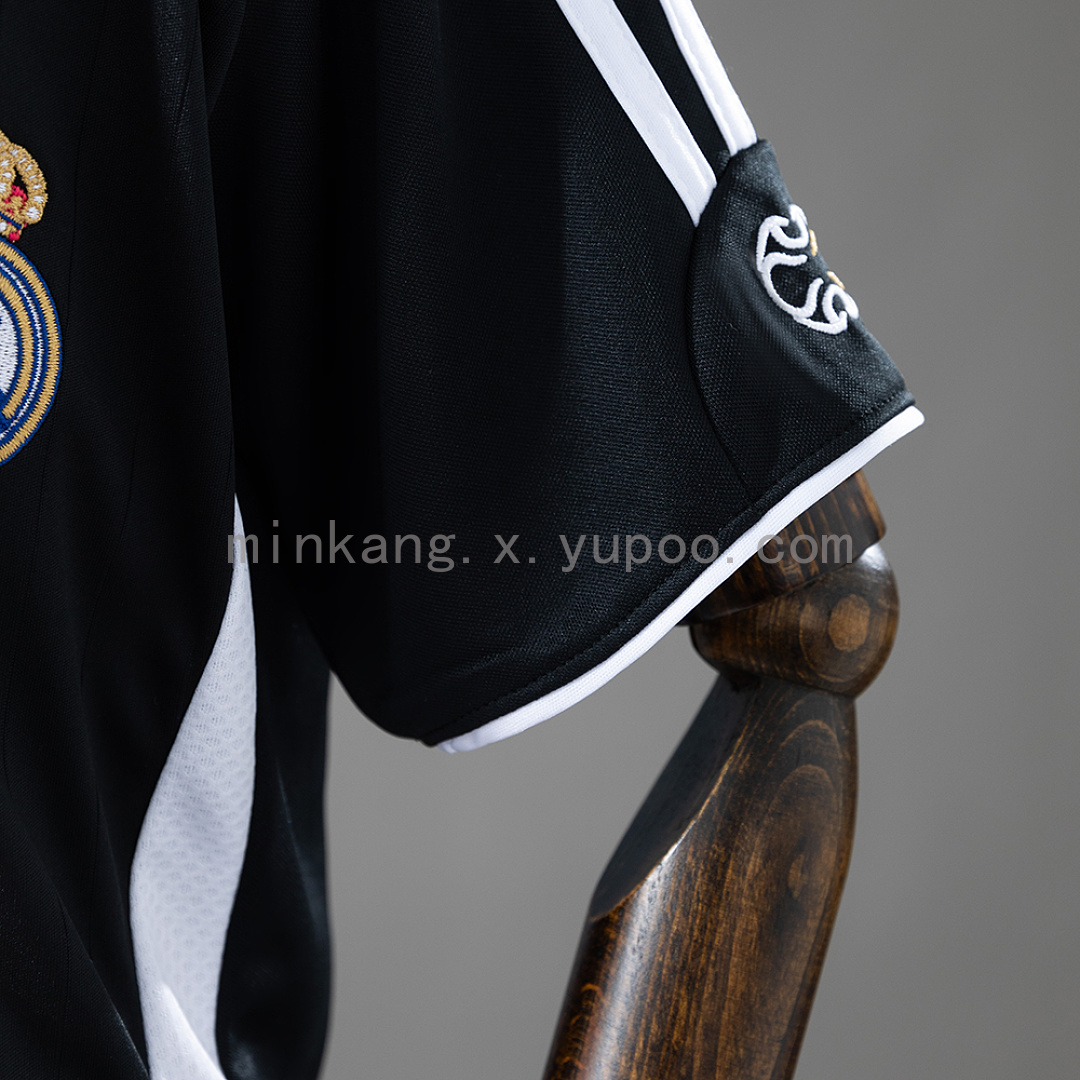 Real Madrid 06/07 Third Away Retro Kids Kit Jersey SIZE 16-28 6